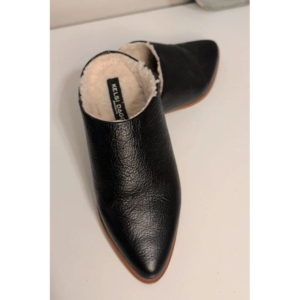 Kelsi Dagger Brooklyn Sail black leather shearling mules size 7.5